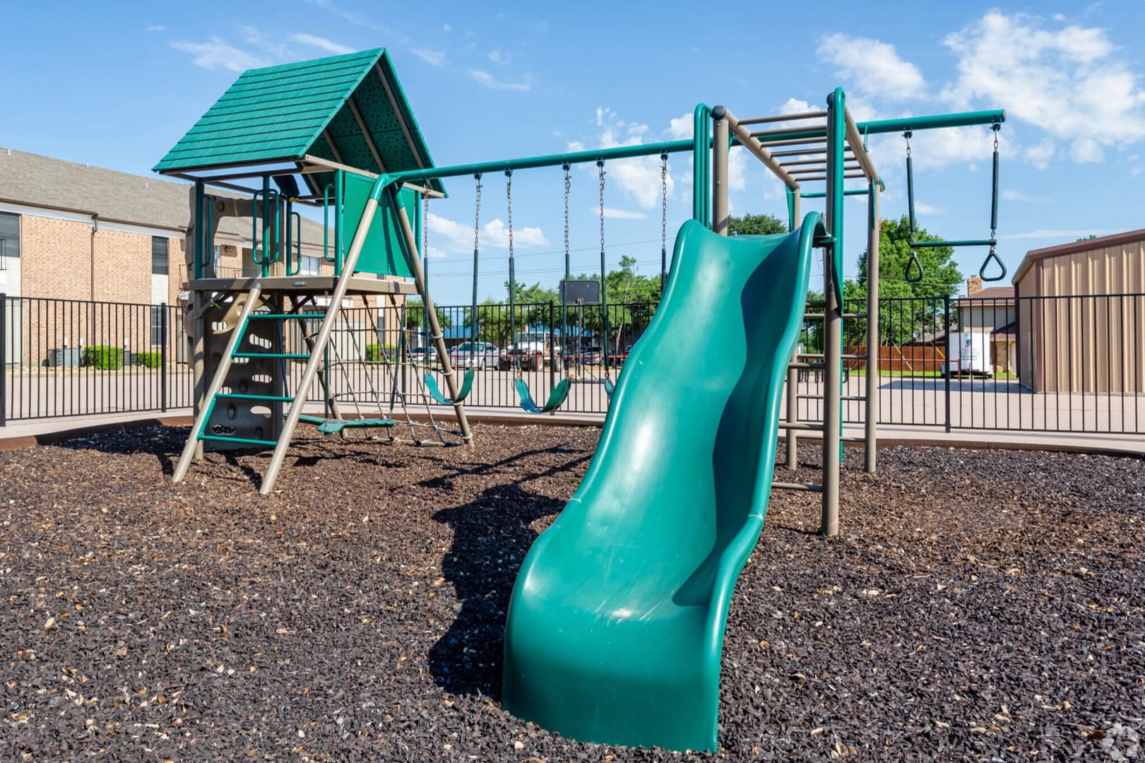 Outdoor recreation area at Highland Park Apartment Homes